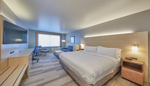 King Suite - Hearing Accessible/Non-Smoking