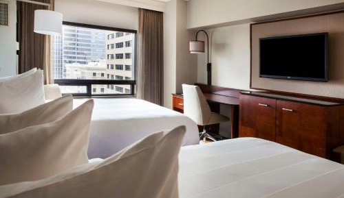 Queen Room with Two Queen Beds - Hearing Access