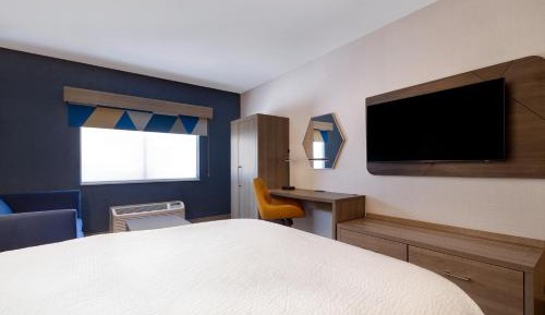 Standard King Room