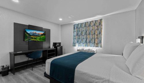 Queen Room - Disability Access - Non-Smoking