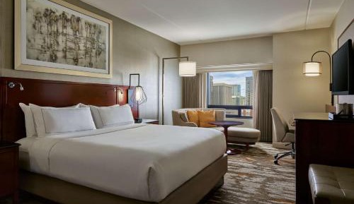 King Room with Transfer Shower - Mobility Access