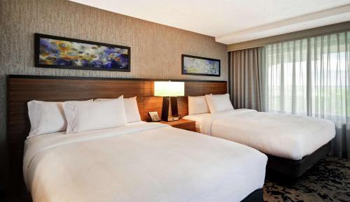 Two-Bedroom Queen Suite with Two Queen Beds