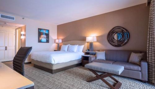 Deluxe King Room