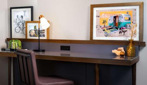 King Corner Room with Sofa Bed