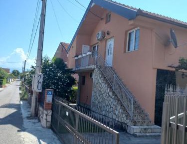 Standard Double Room with Shared Bathroom