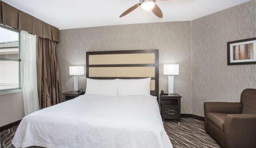 One-Bedroom King Suite - Non-Smoking