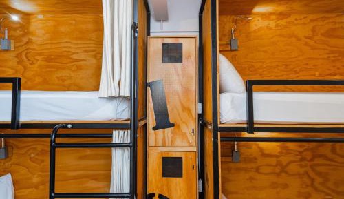 Bed in 6-Bed Mixed Dormitory Room