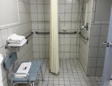 Queen Room with Roll-In Shower - Mobility Accessible/Non-Smoking