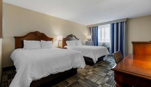 Queen Room with Two Queen Beds and Bath Tub - Disability Access/Non-Smoking 