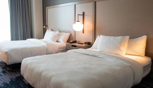 Queen Room with Two Queen Beds and Bathtub - Mobility Access