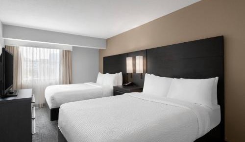 1 Bedroom Larger Suite, 2 Queen, Sofa bed