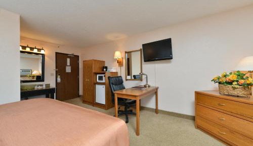 Deluxe Queen Room - Non-Smoking