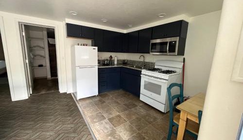 Deluxe Queen Suite
