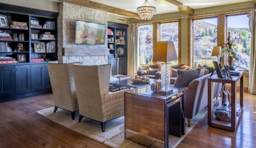 Four-Bedroom Apartment