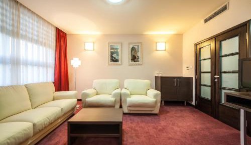 One-Bedroom Suite