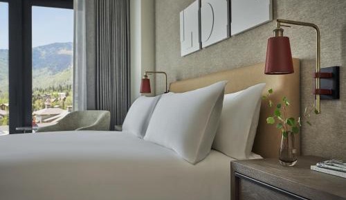 Peak View King Room