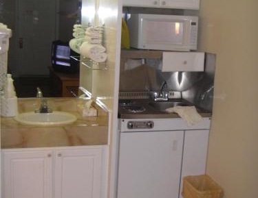 Deluxe Two Queen Beds with Kitchenette