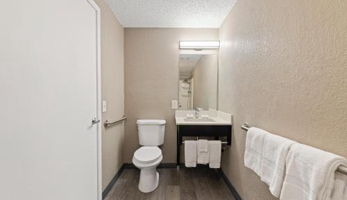 King Room - Disability Access - Non-Smoking