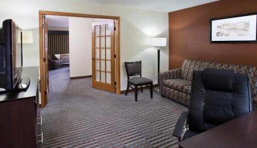 Premier King Suite - Non-Smoking