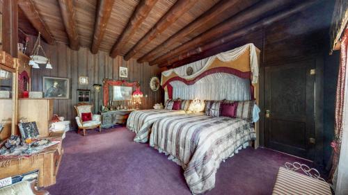 Quadruple Room with Mountain View