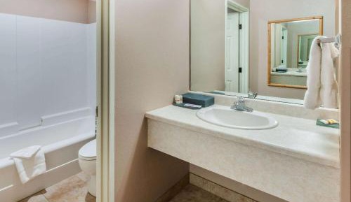 Studio Suite with Two Queen Beds - Non-Smoking