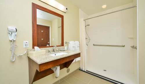 King Suite - Accessible/Non-Smoking