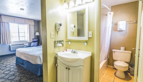 Queen Room - Mobility Access/Non-Smoking