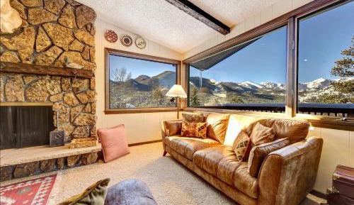 Four-Bedroom Holiday Home