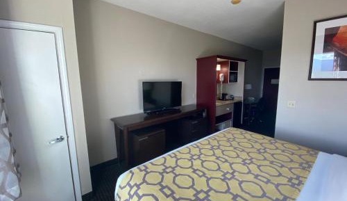 1 Queen Bed, Mobility Accessible Room with Bathtub Grab Bars, Non-Smoking