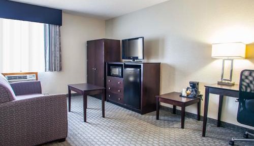 Queen Room - Accessible/Non-Smoking