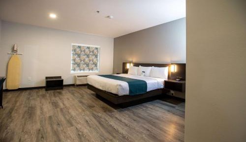 King Room - Disability Access - Non-Smoking