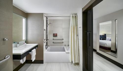 Valley Tower Deluxe Room, 2 Queen Beds, Non-Smoking, Accessible