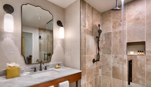 Guest room, 2 Queen, City view