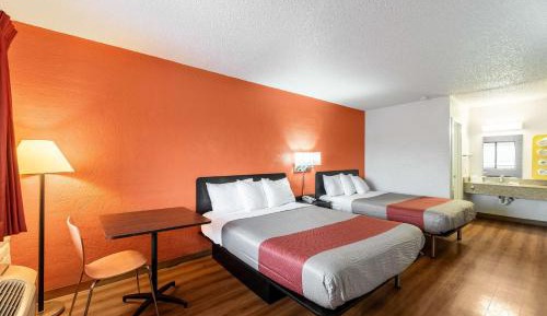 Deluxe Queen Room with Two Queen Beds - Non-Smoking