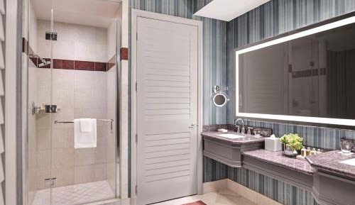Panoramic Two Bedroom Suite - King
