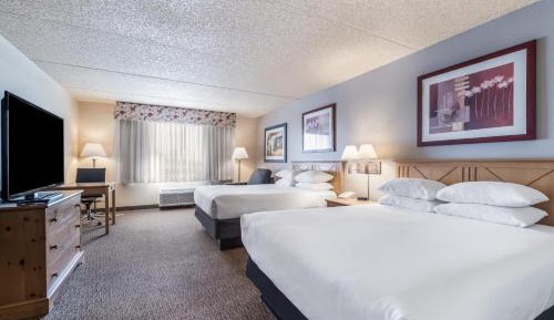 Deluxe Queen Room with Two Queen Beds