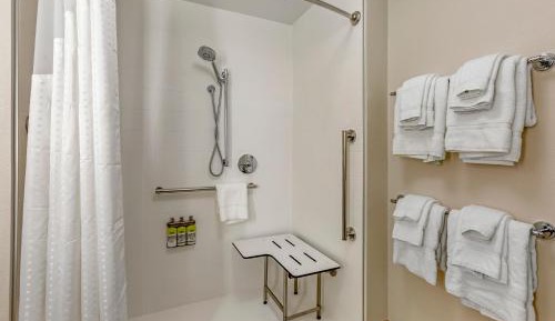Standard Queen Room with Two Queen Beds and Mobility Accessible Roll-In Shower