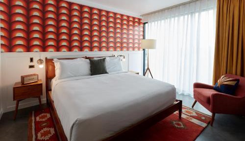 Mini King Room