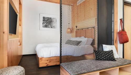 Mountain Queen Balcony Suite