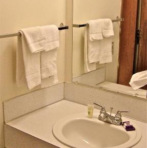 Queen Room - Non-Smoking