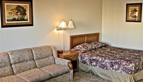 Deluxe Queen Room - Non-Smoking