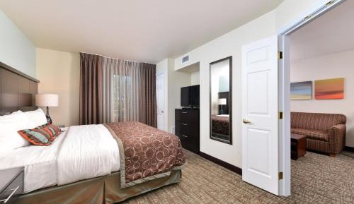 One-Bedroom King Suite