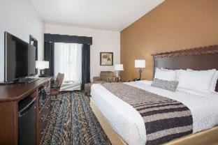 Queen Suite with Two Queen Beds and Sofa Bed - Mobility Accessible/Non-Smoking