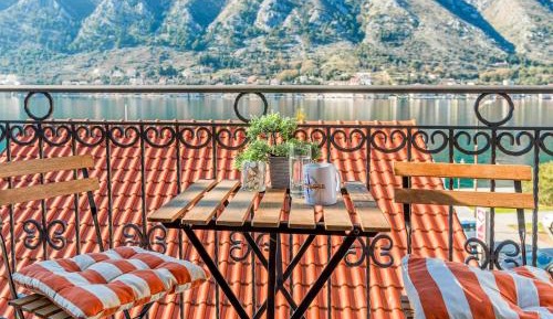  One-Bedroom Apartment with Balcony Sea View (4  adults)