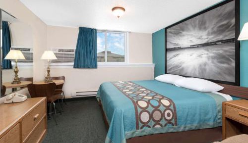 Deluxe King Studio Suite - Non-Smoking