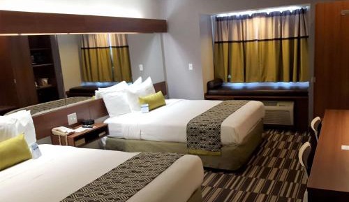 Queen Room with Two Queen Beds - Non-Smoking