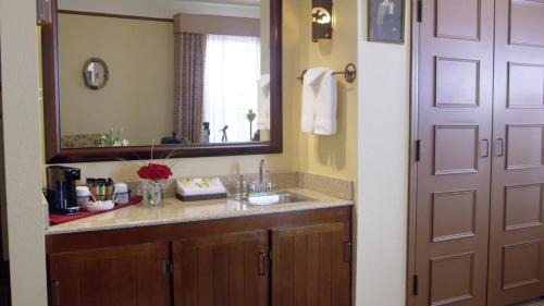 Queen Suite with Two Queen Beds