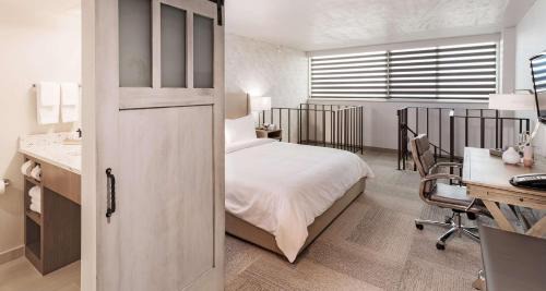 King Suite with Spa Bath