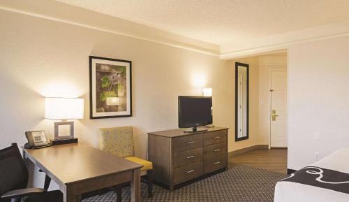 Executive King Room with Sofa Bed
