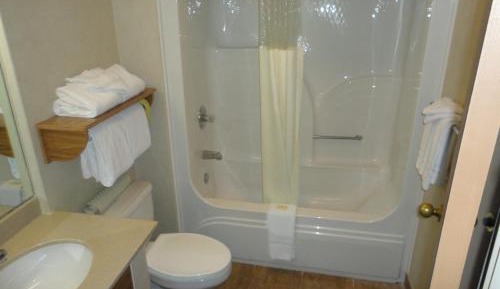 Deluxe Queen Room with Two Queen Beds - Non-Smoking
